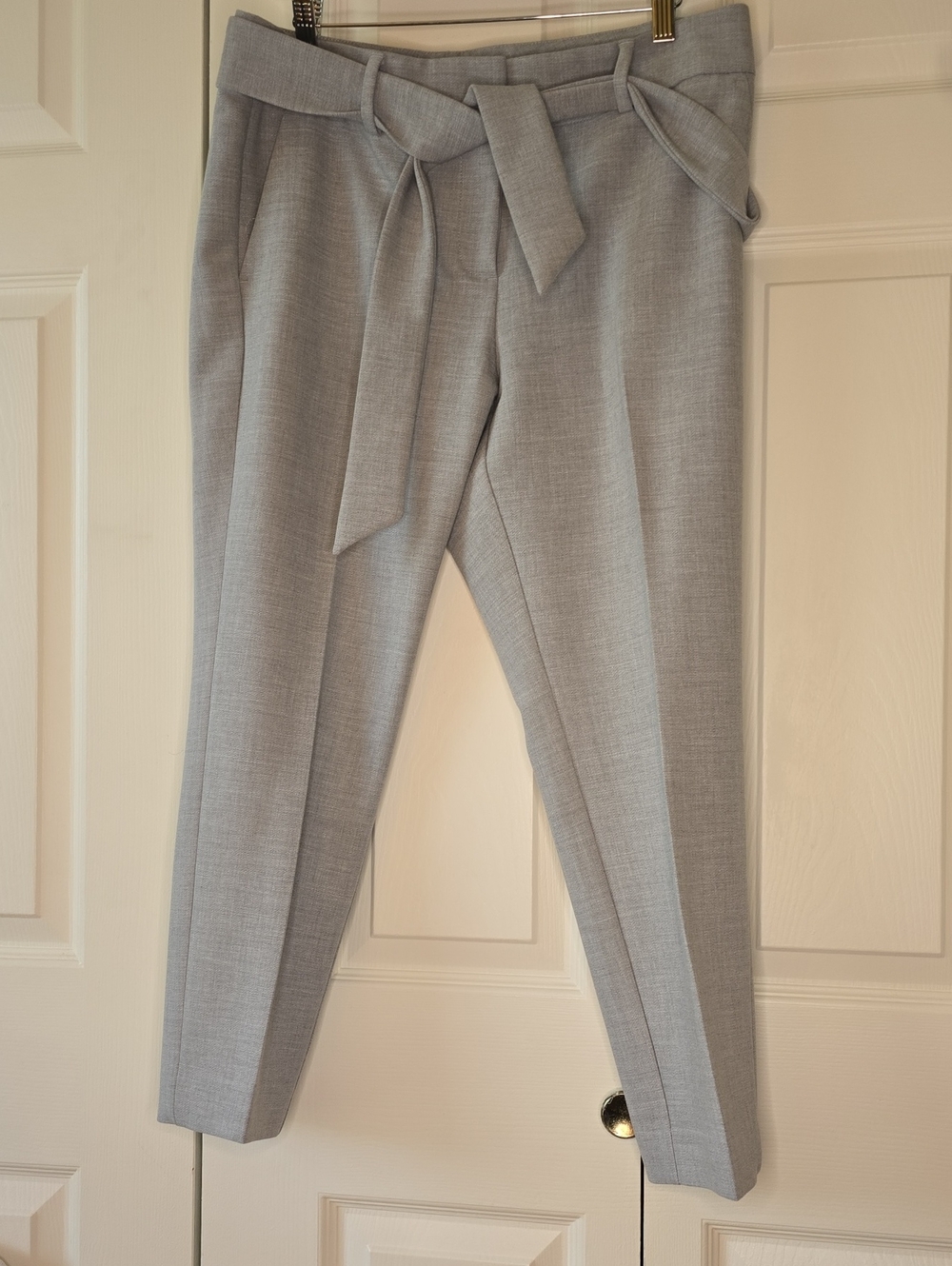 LOFT Petites Heather Gray Pants With MATCHING BELT.